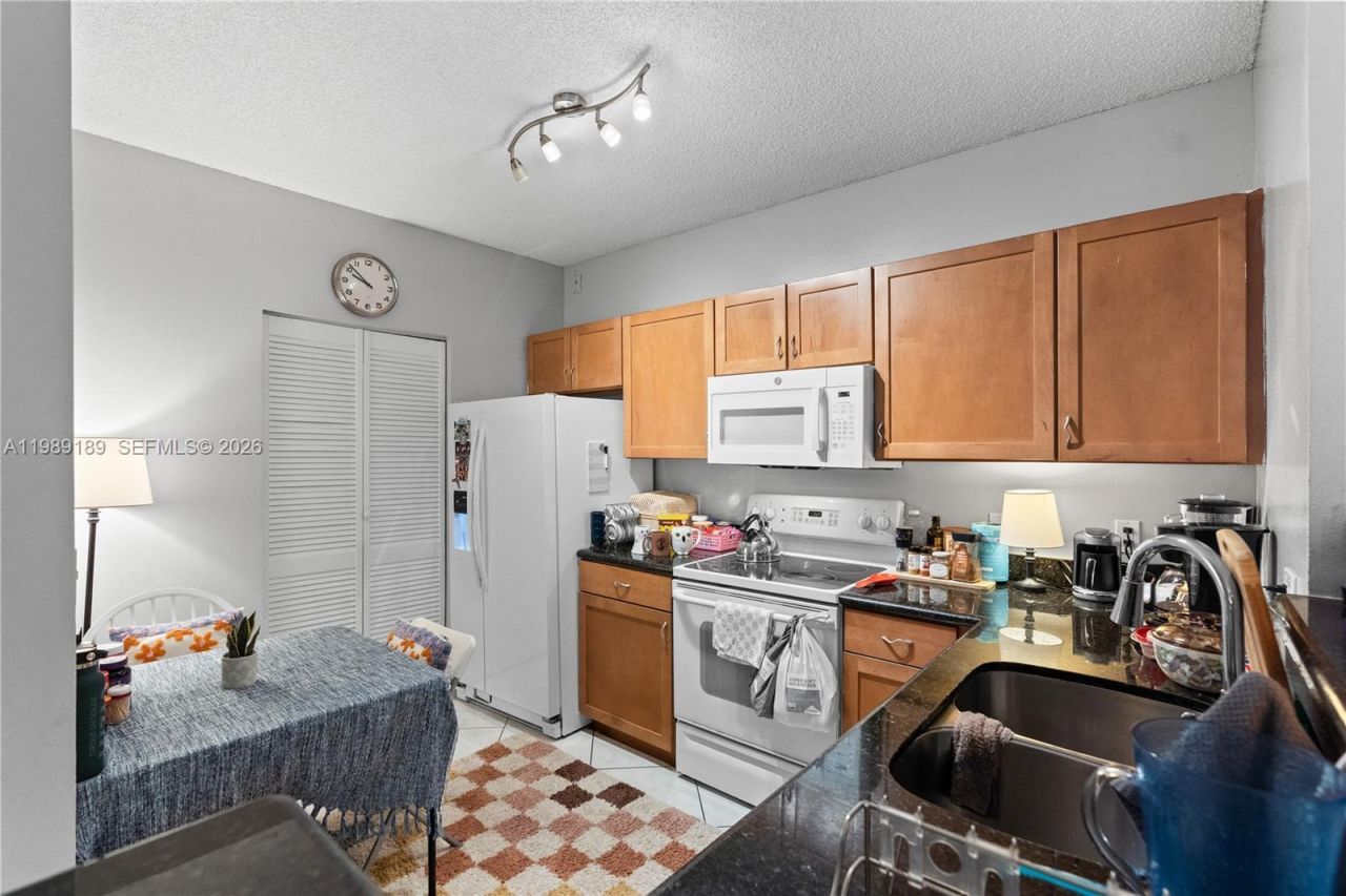 19655 E Country Club Dr , Unit 6108, Aventura, FL 33180 Photo