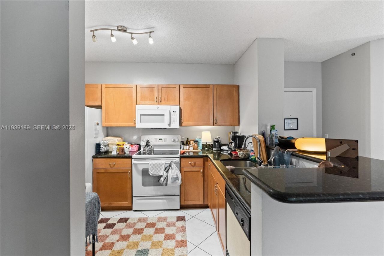 19655 E Country Club Dr , Unit 6108, Aventura, FL 33180 Photo