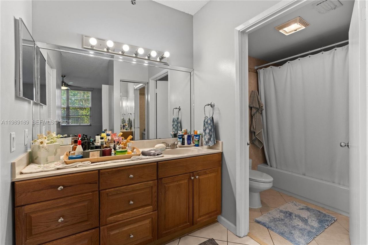 19655 E Country Club Dr , Unit 6108, Aventura, FL 33180 Photo