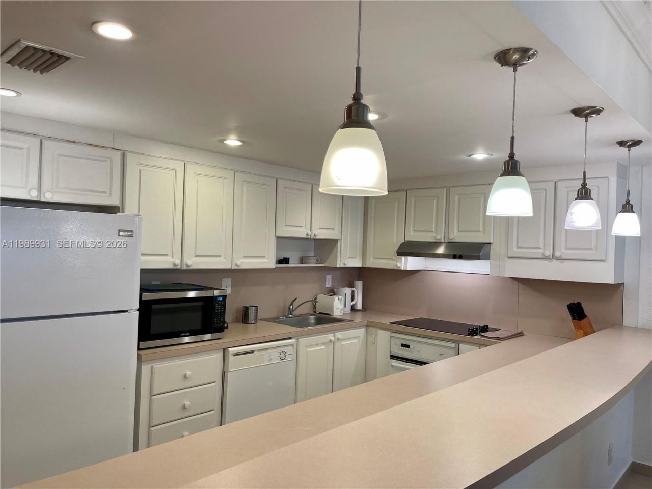 19390 Collins Ave, Unit 1405, Sunny Isles Beach, FL 33160 Photo