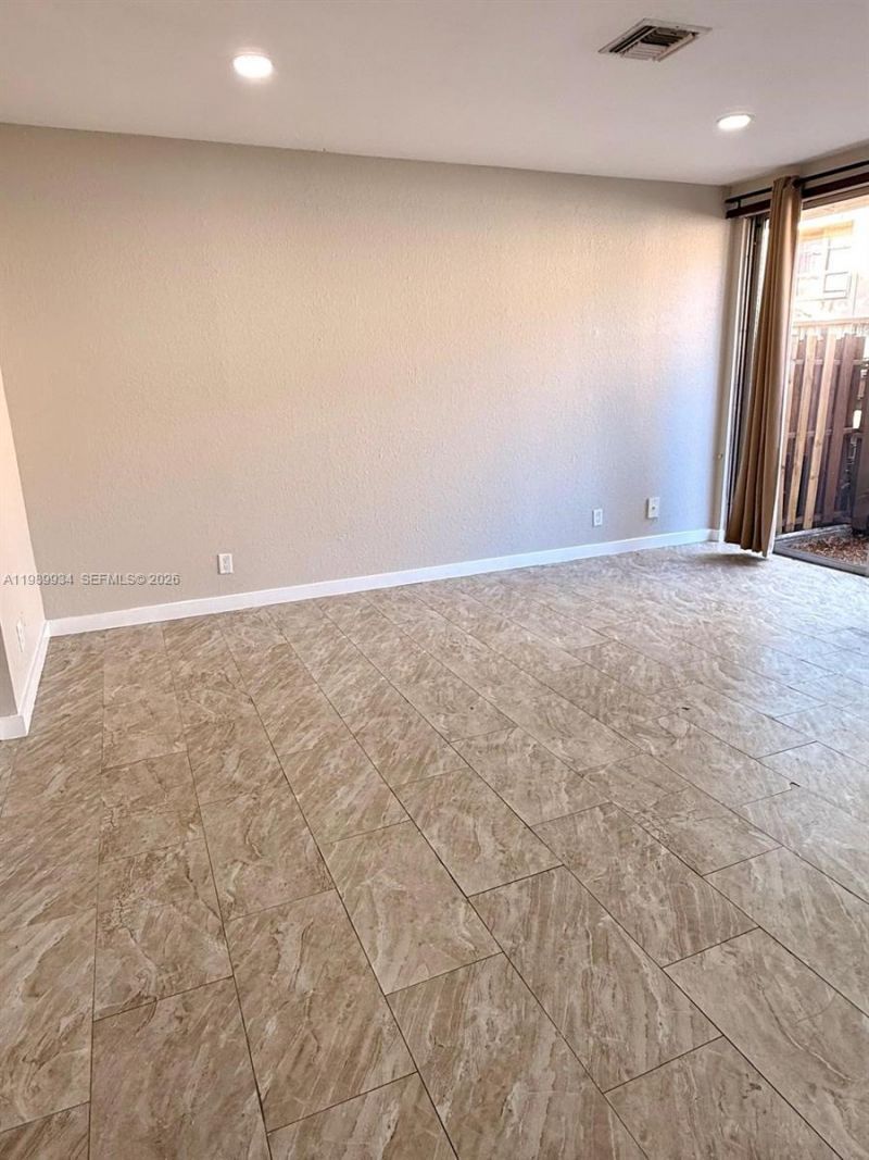 833 NW 81st Ter, Unit 8, Plantation, FL 33324 Photo