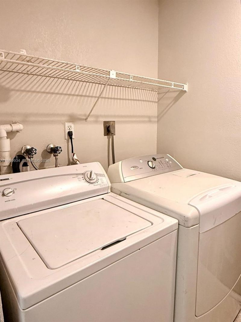 833 NW 81st Ter, Unit 8, Plantation, FL 33324 Photo