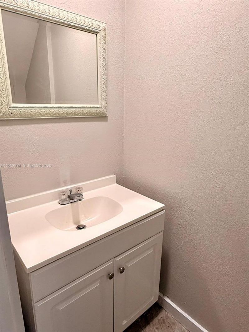 833 NW 81st Ter, Unit 8, Plantation, FL 33324 Photo