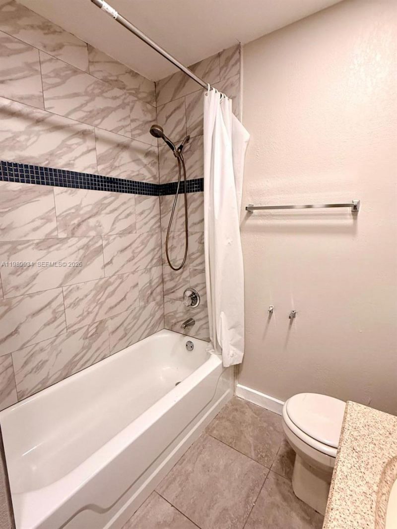 833 NW 81st Ter, Unit 8, Plantation, FL 33324 Photo