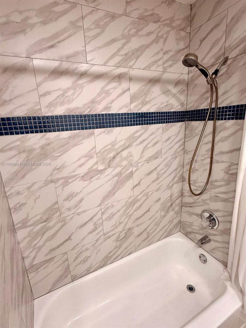 833 NW 81st Ter, Unit 8, Plantation, FL 33324 Photo