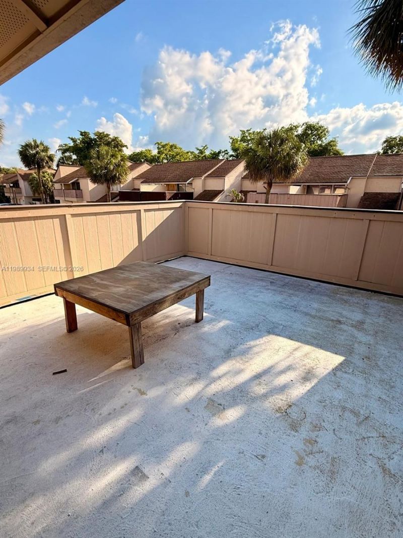 833 NW 81st Ter, Unit 8, Plantation, FL 33324 Photo