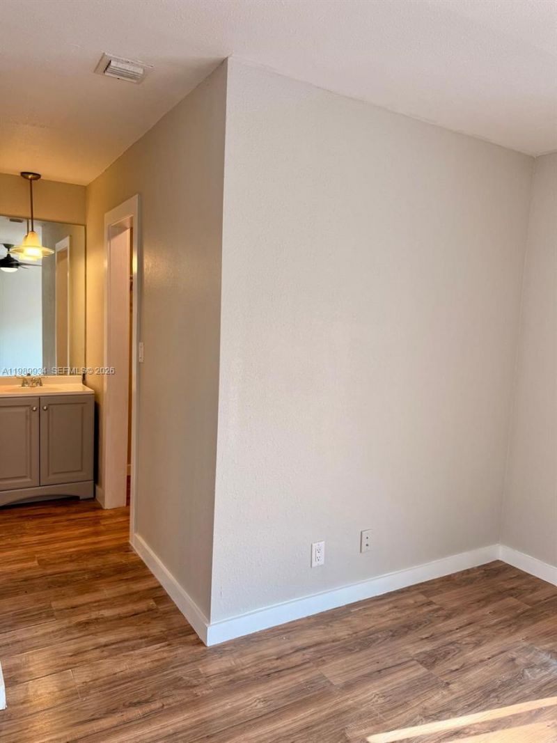 833 NW 81st Ter, Unit 8, Plantation, FL 33324 Photo