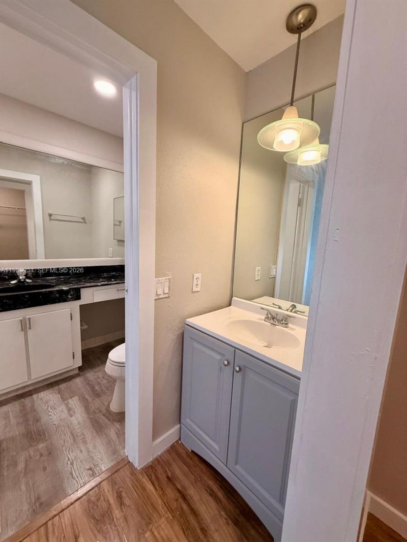 833 NW 81st Ter, Unit 8, Plantation, FL 33324 Photo
