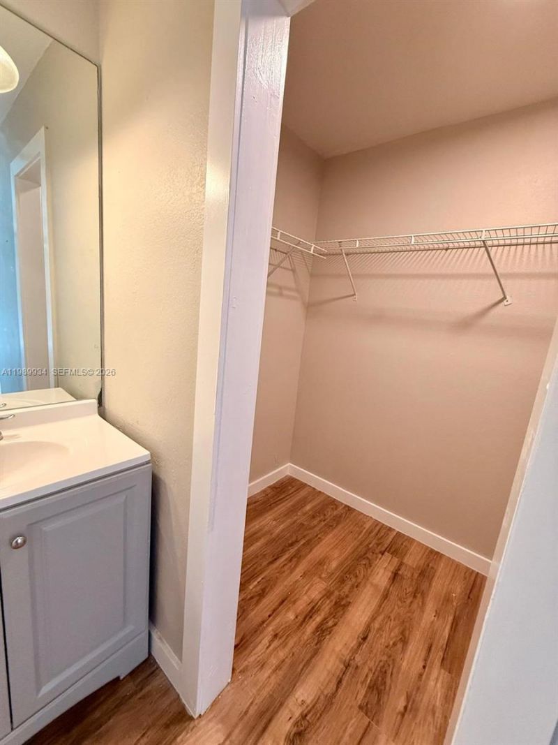 833 NW 81st Ter, Unit 8, Plantation, FL 33324 Photo