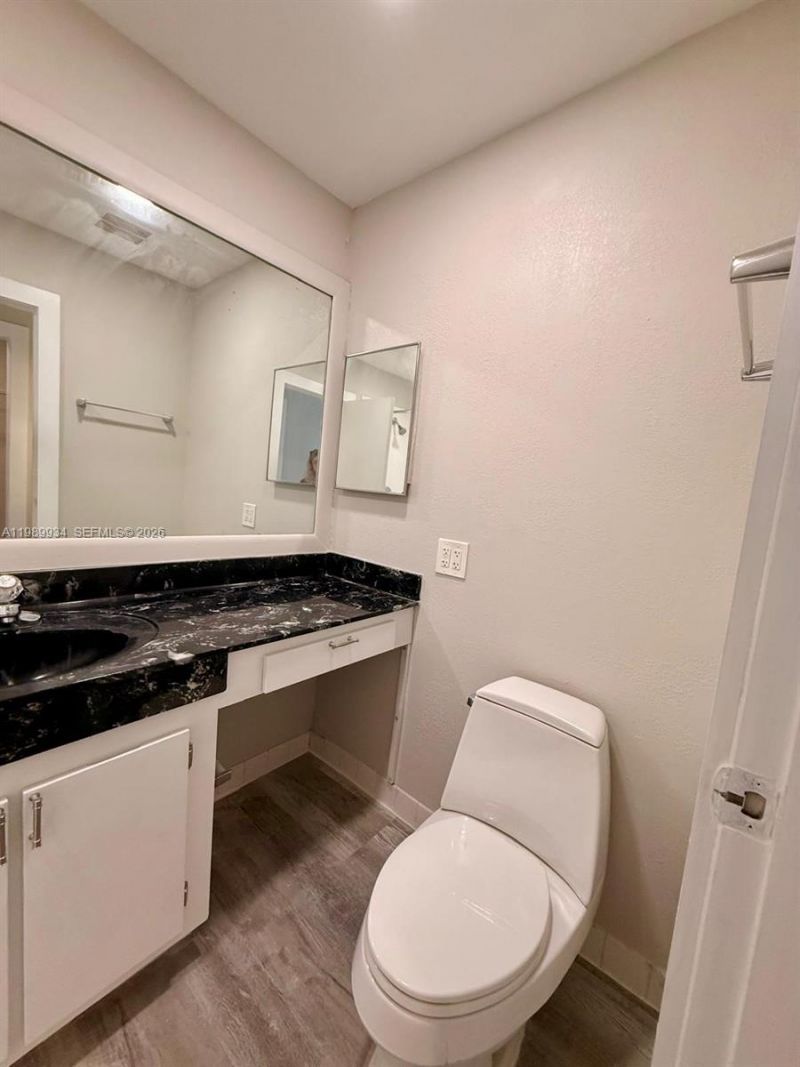 833 NW 81st Ter, Unit 8, Plantation, FL 33324 Photo