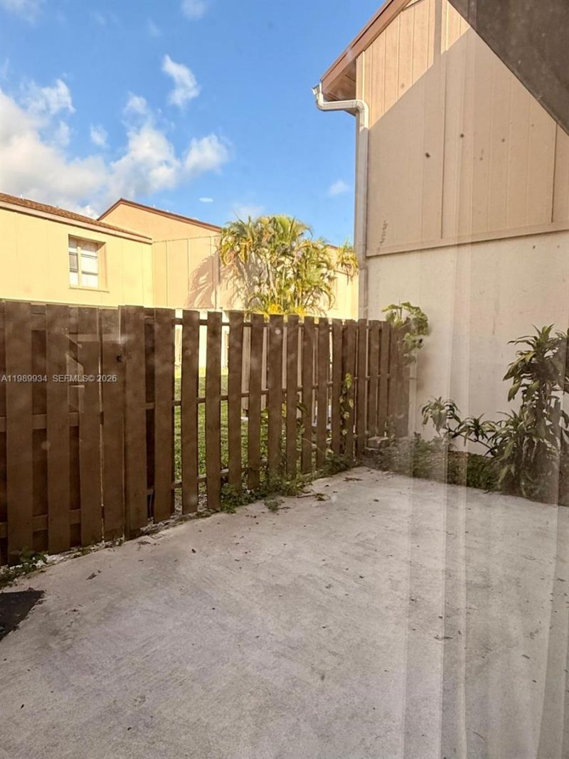 833 NW 81st Ter, Unit 8, Plantation, FL 33324 Photo