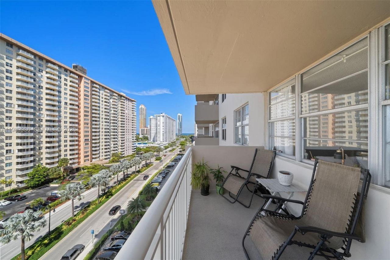 250 174th St, Unit 915, Sunny Isles Beach, FL 33160 Photo