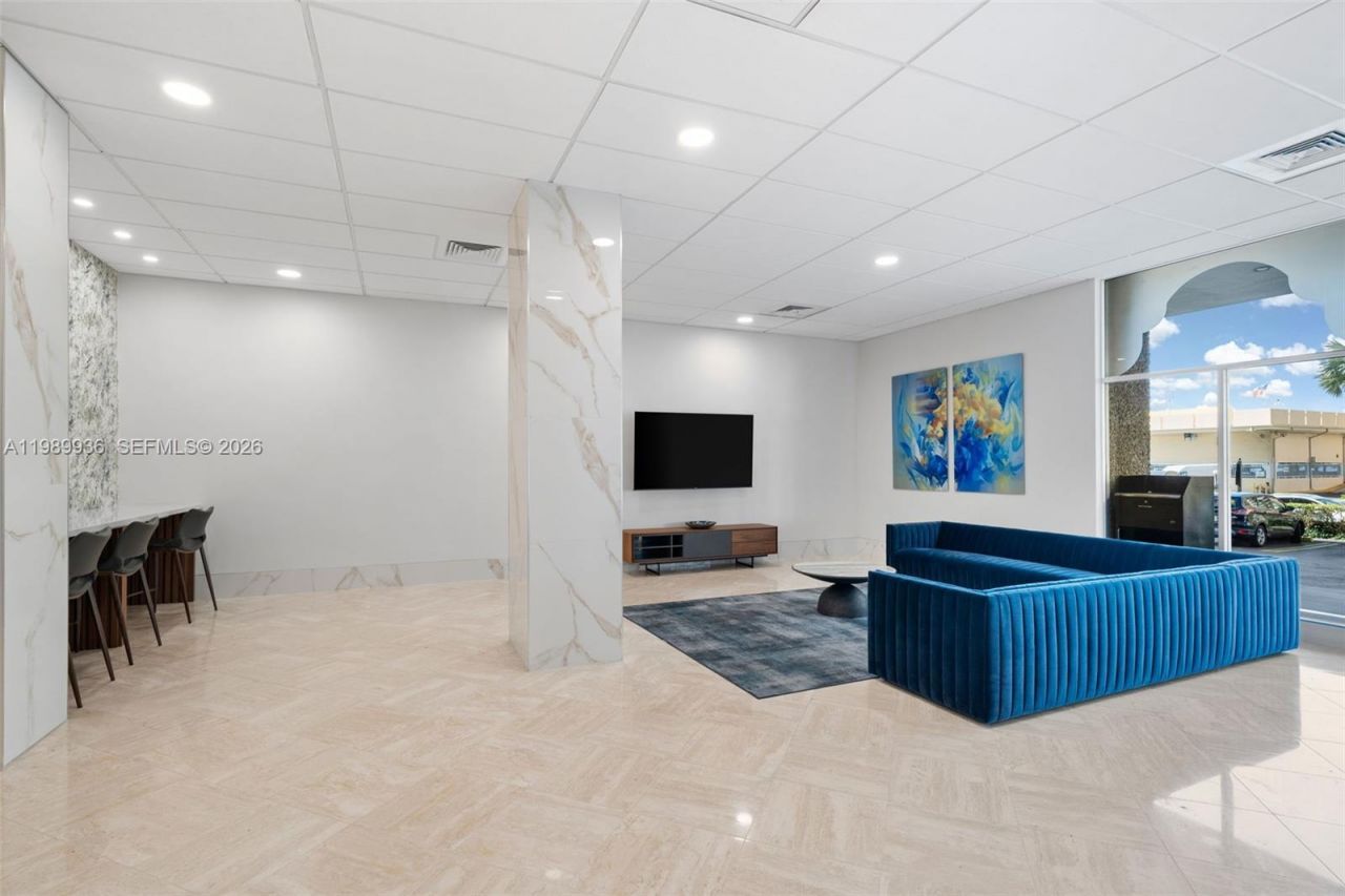 250 174th St, Unit 915, Sunny Isles Beach, FL 33160 Photo