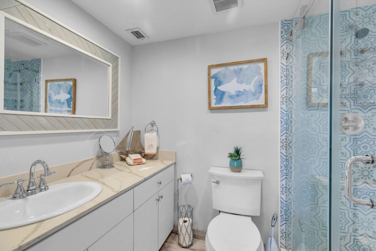 100 Iroquois Drive, Unit 5, Islamorada, FL 33036 Photo