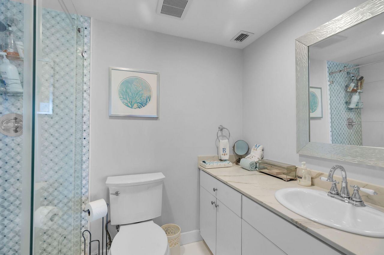 100 Iroquois Drive, Unit 5, Islamorada, FL 33036 Photo