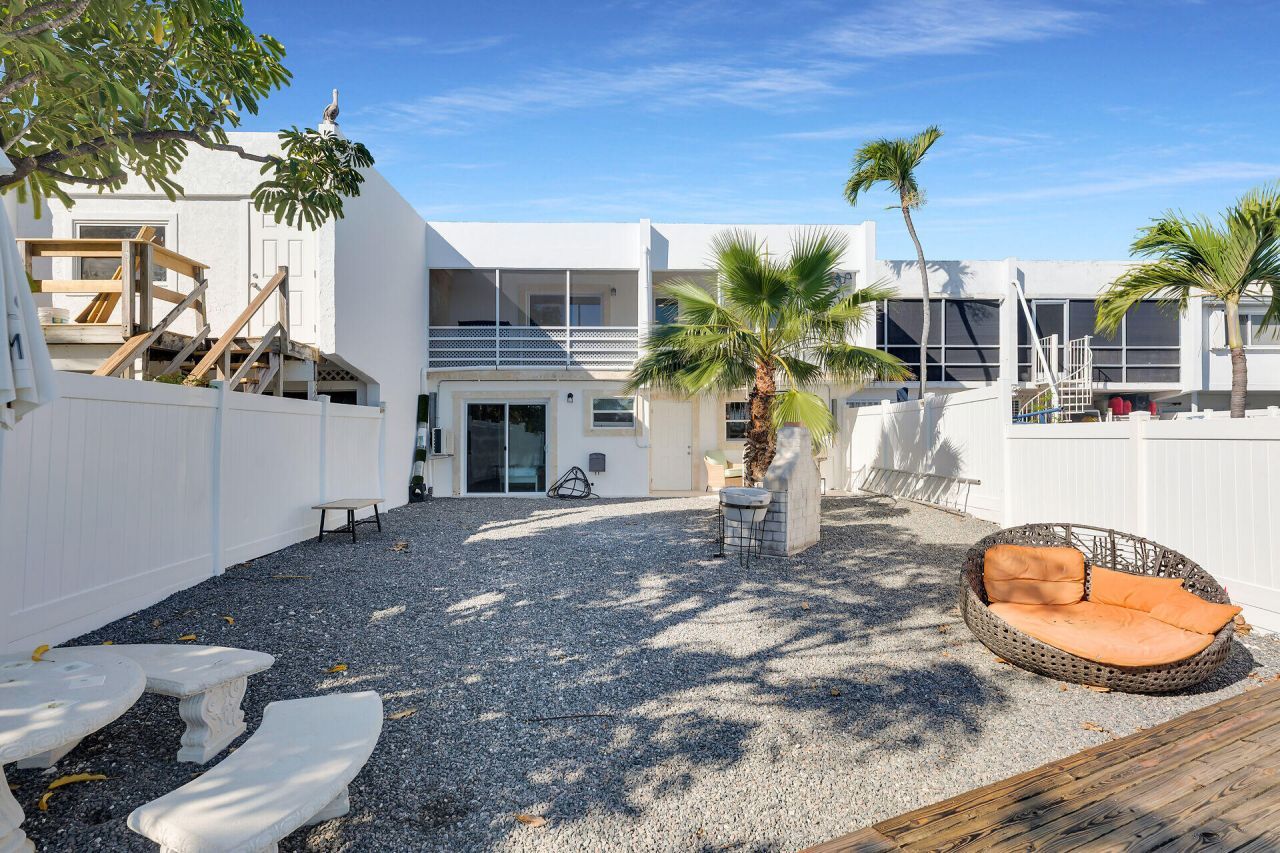 100 Iroquois Drive, Unit 5, Islamorada, FL 33036 Photo