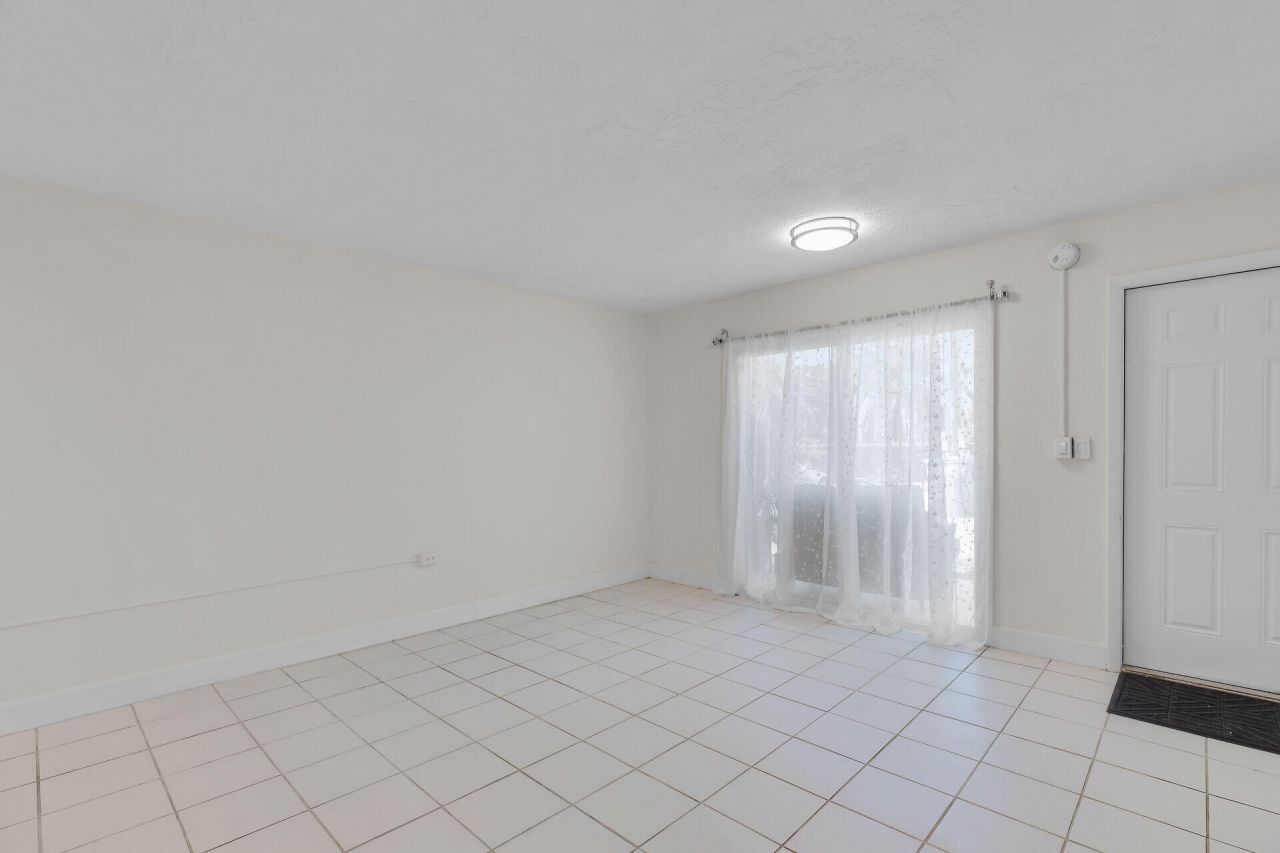 100 Iroquois Drive, Unit 5, Islamorada, FL 33036 Photo