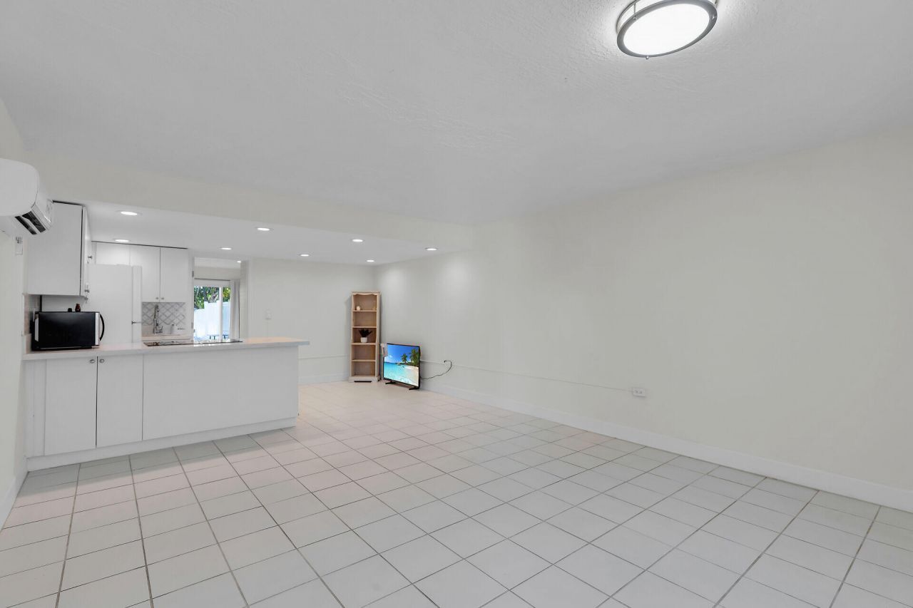 100 Iroquois Drive, Unit 5, Islamorada, FL 33036 Photo