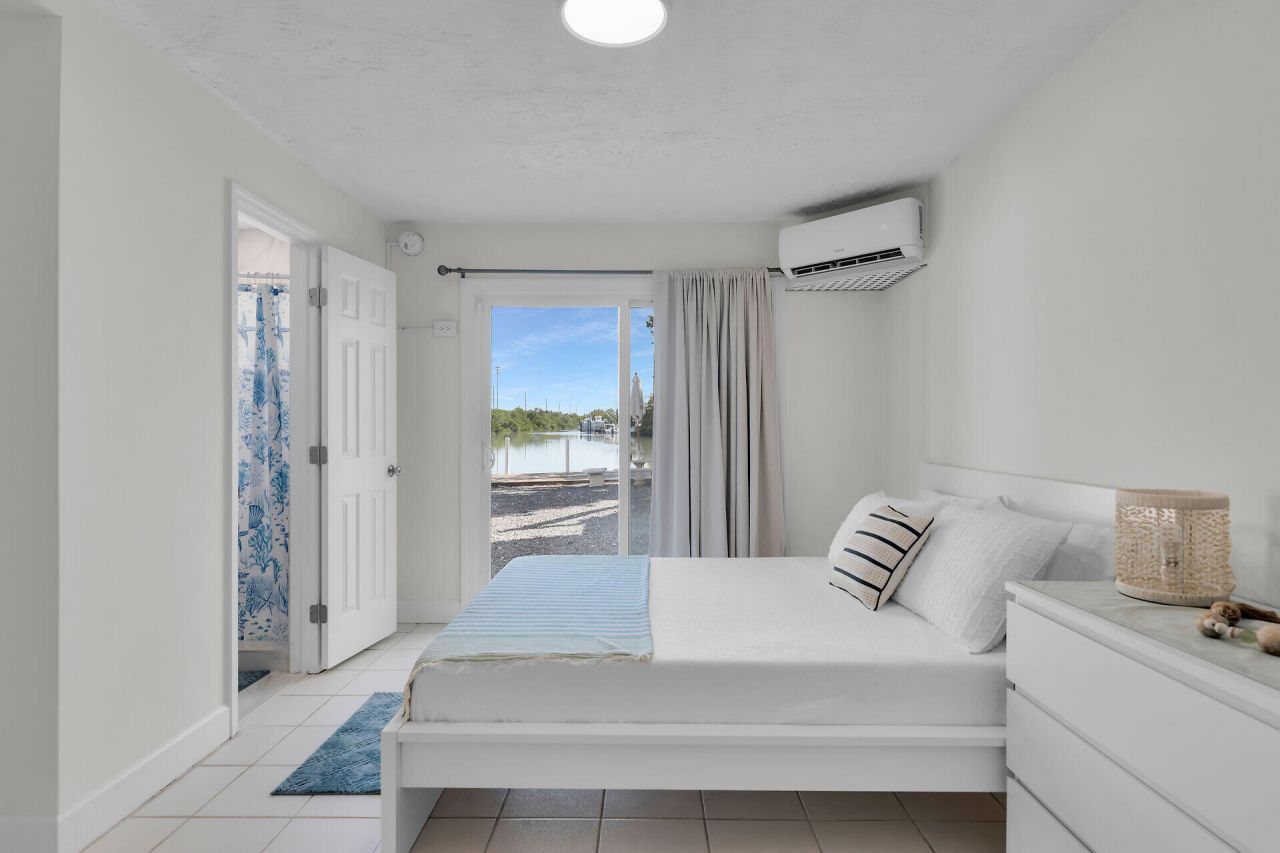 100 Iroquois Drive, Unit 5, Islamorada, FL 33036 Photo