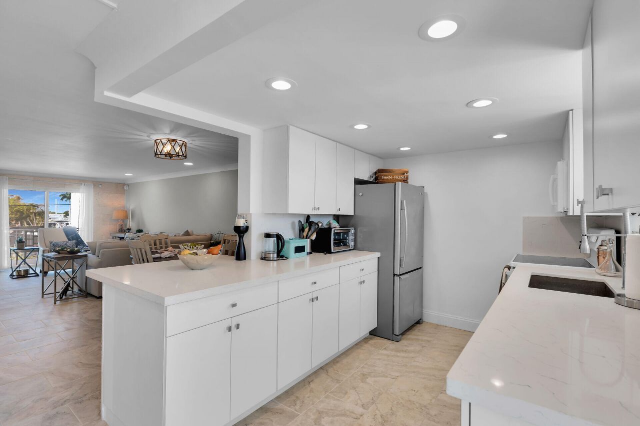 100 Iroquois Drive, Unit 5, Islamorada, FL 33036 Photo