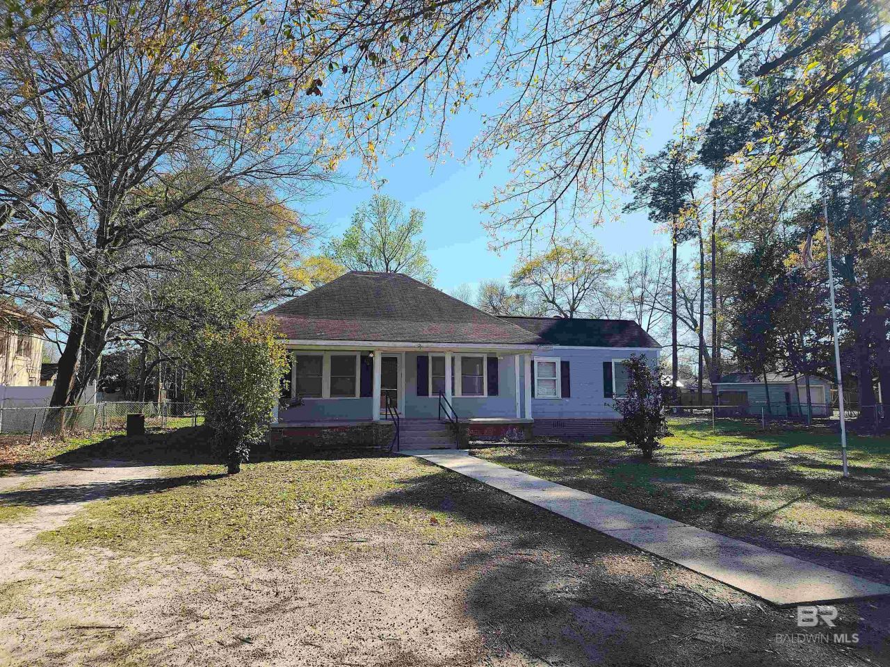 706 E Horner Street, Atmore, AL 36502 Main Photo
