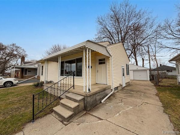 22103 Wilmot Avenue, Eastpointe, MI 48021
