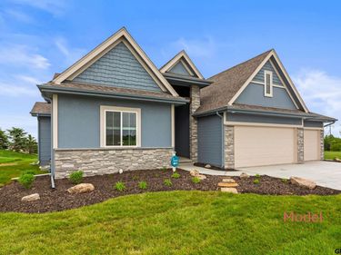 12555 Quail Drive, Bellevue, NE 68123