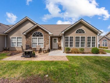 1099 Jefferson Way, Forest, VA 24551