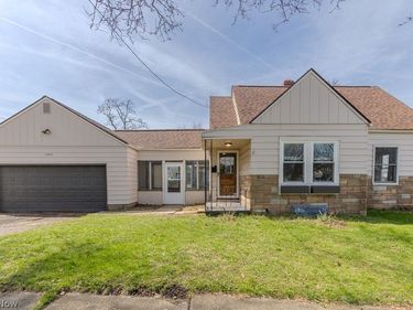 1582 Evergreen Avenue, Akron, OH 44301