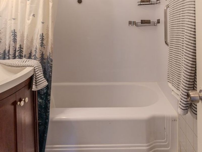 1582 Evergreen Avenue, Akron, OH 44301 Photo 16