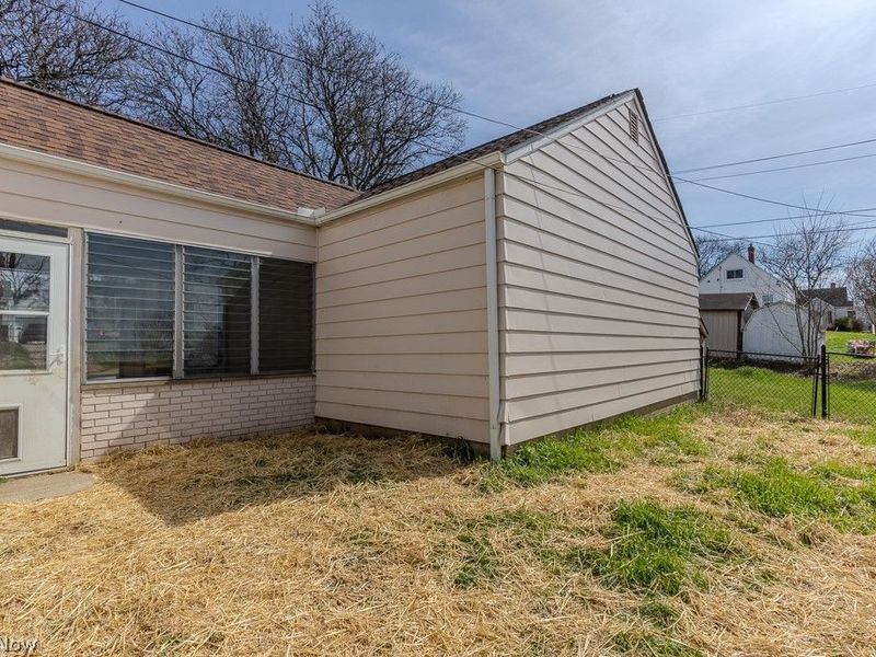 1582 Evergreen Avenue, Akron, OH 44301 Photo 39