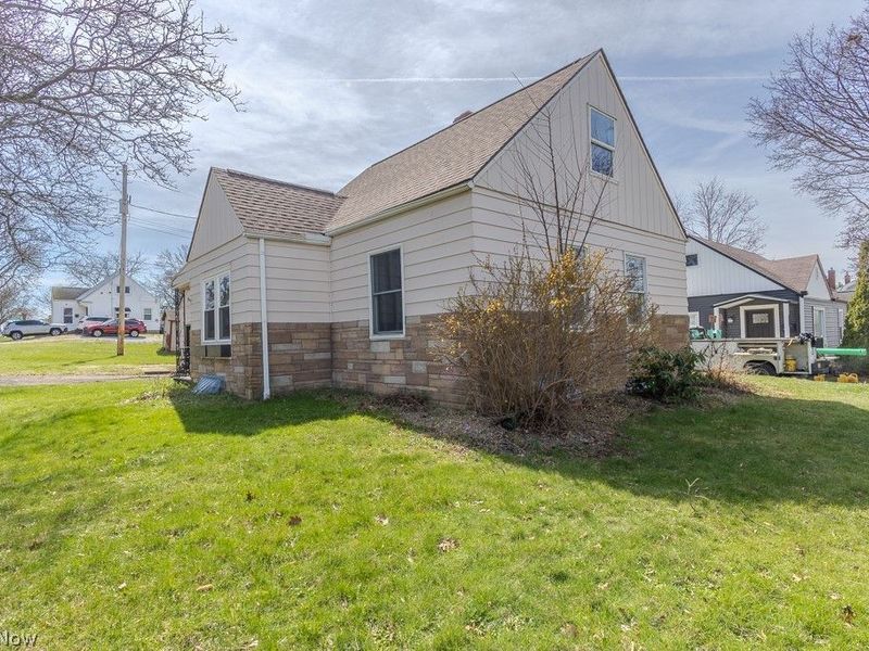 1582 Evergreen Avenue, Akron, OH 44301 Photo 41