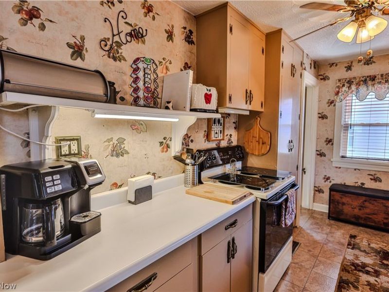 319 Superior Street , Louisville, OH 44641 Photo 18