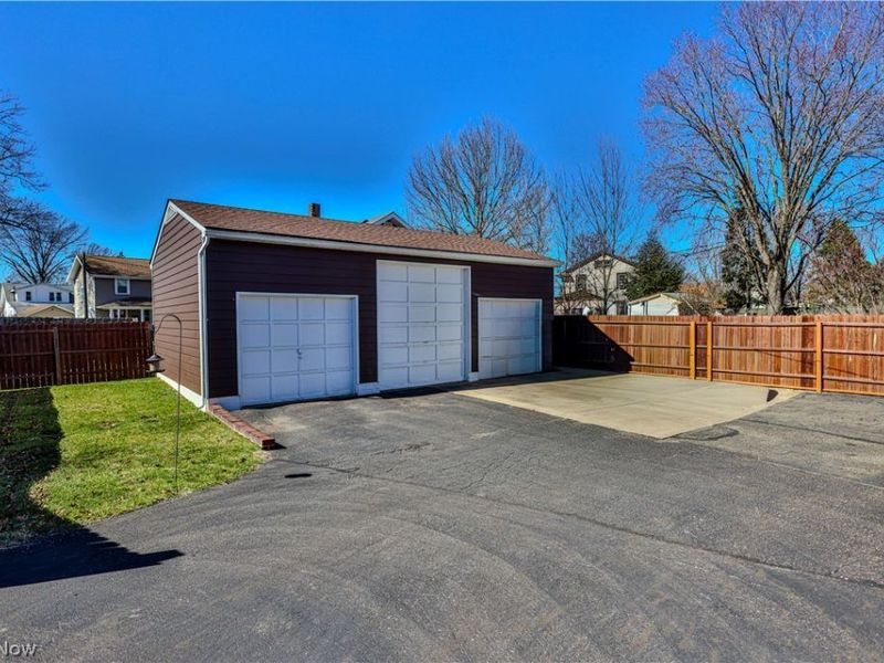 319 Superior Street , Louisville, OH 44641 Photo 4