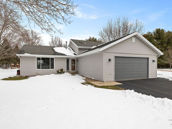 12715 Waltham Close, Roscoe, IL 61073