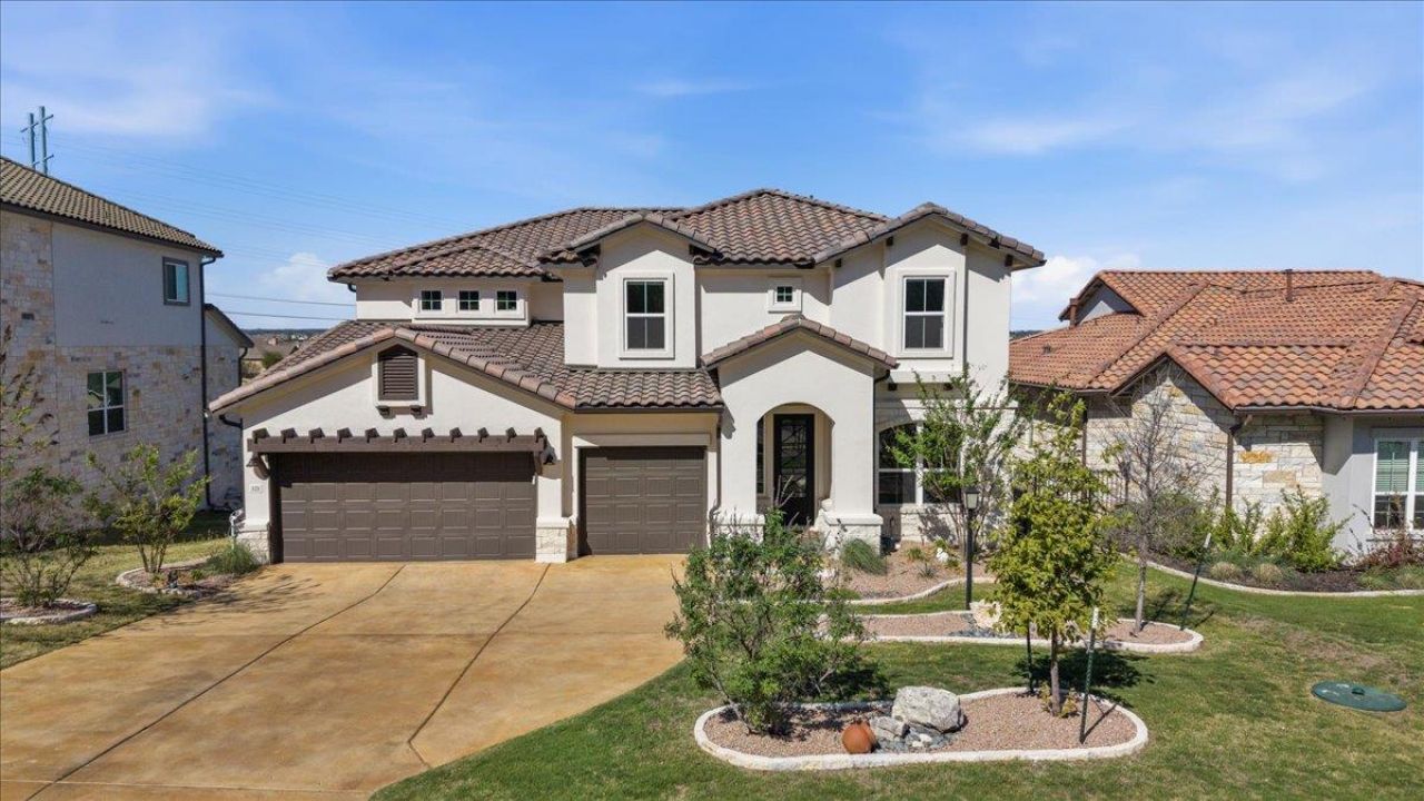 121 Serene Hilltop Cir, Austin, TX 78738 Main Photo