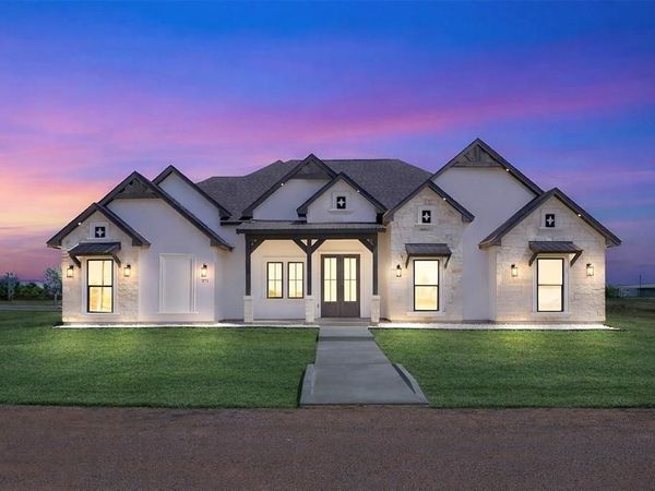 271 Victory Drive, Mabank, TX 75147