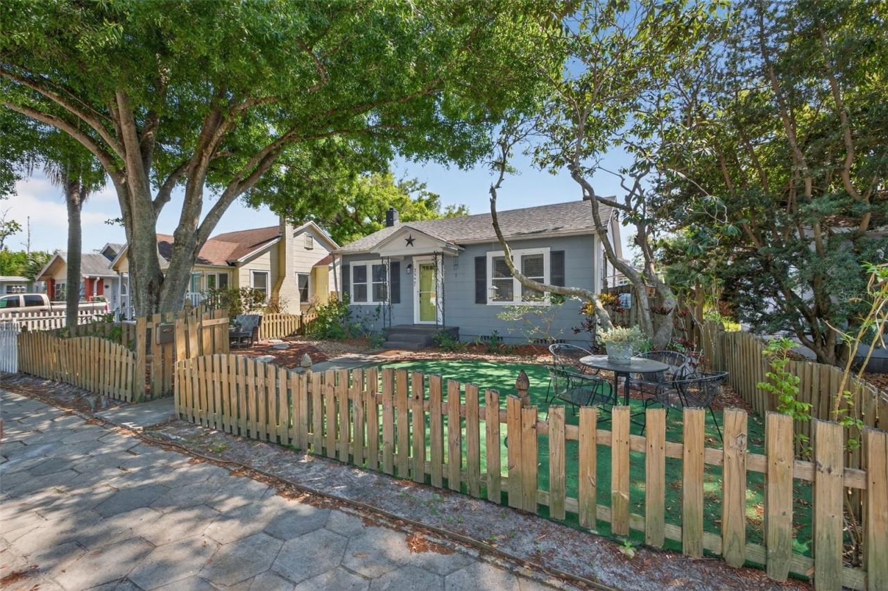 2566 14th Avenue N, Saint Petersburg, FL 33713 Photo