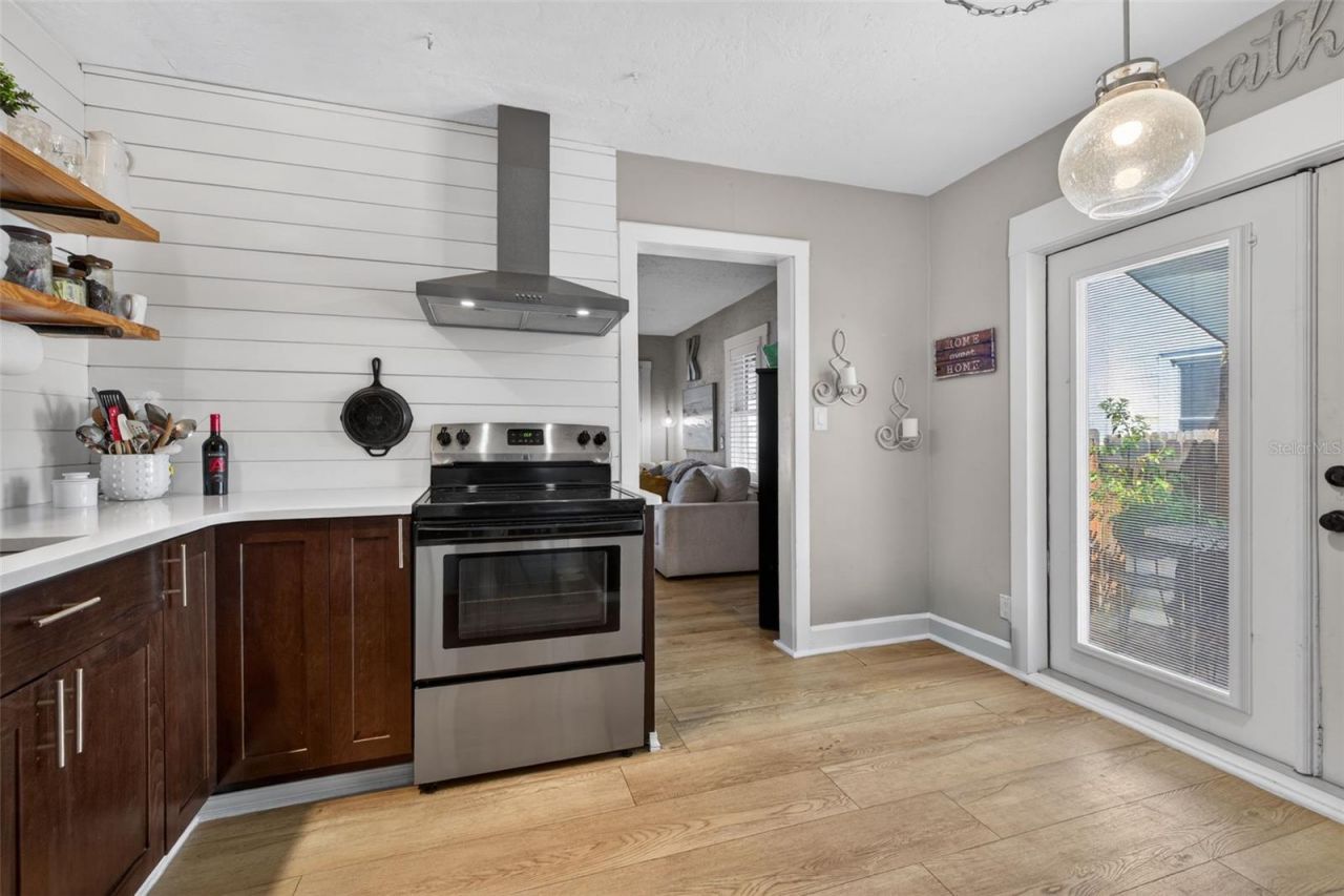 2566 14th Avenue N, Saint Petersburg, FL 33713 Photo