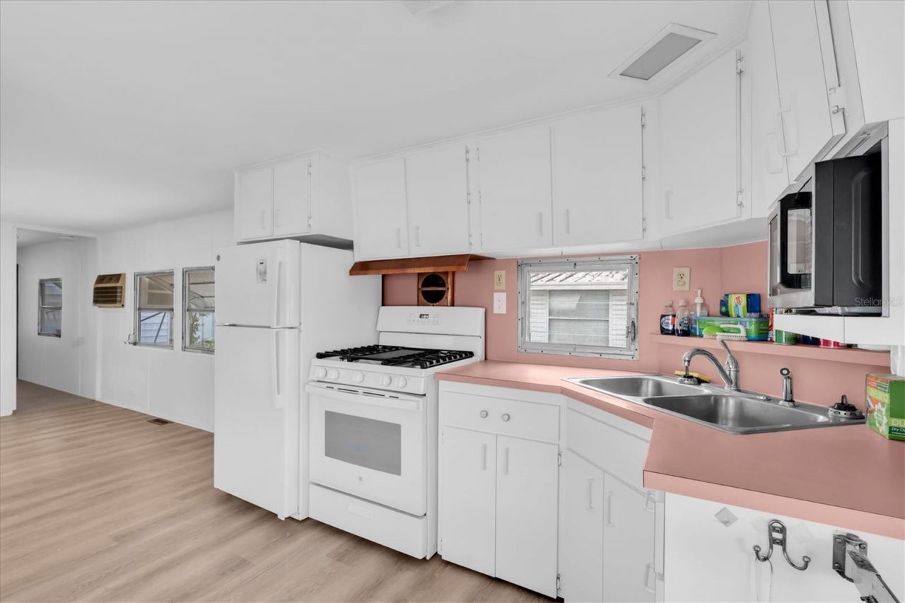 7801 34th Avenue N, Unit 6, Saint Petersburg, FL 33710 Photo