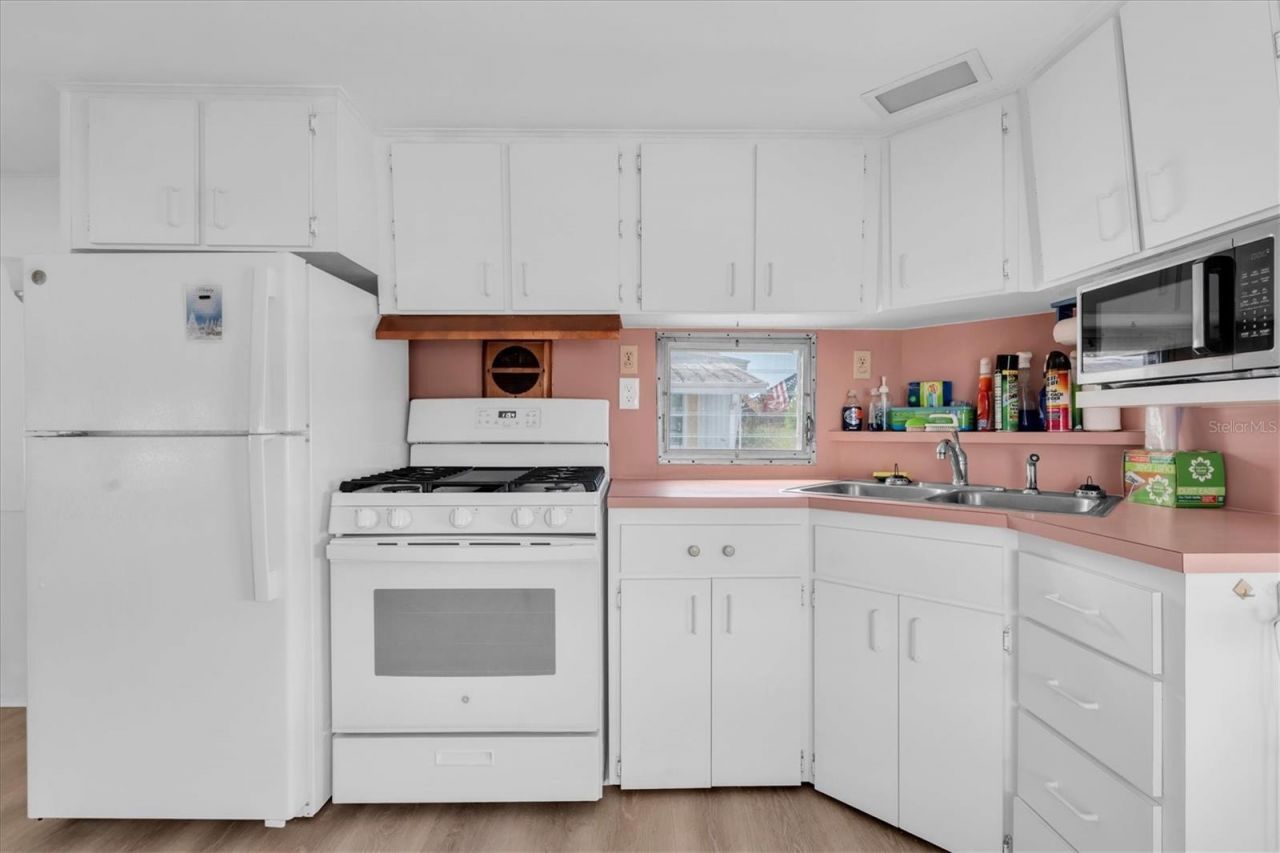 7801 34th Avenue N, Unit 6, Saint Petersburg, FL 33710 Photo