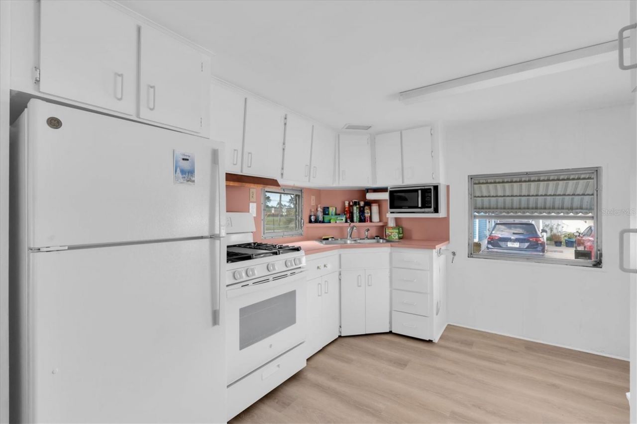 7801 34th Avenue N, Unit 6, Saint Petersburg, FL 33710 Photo