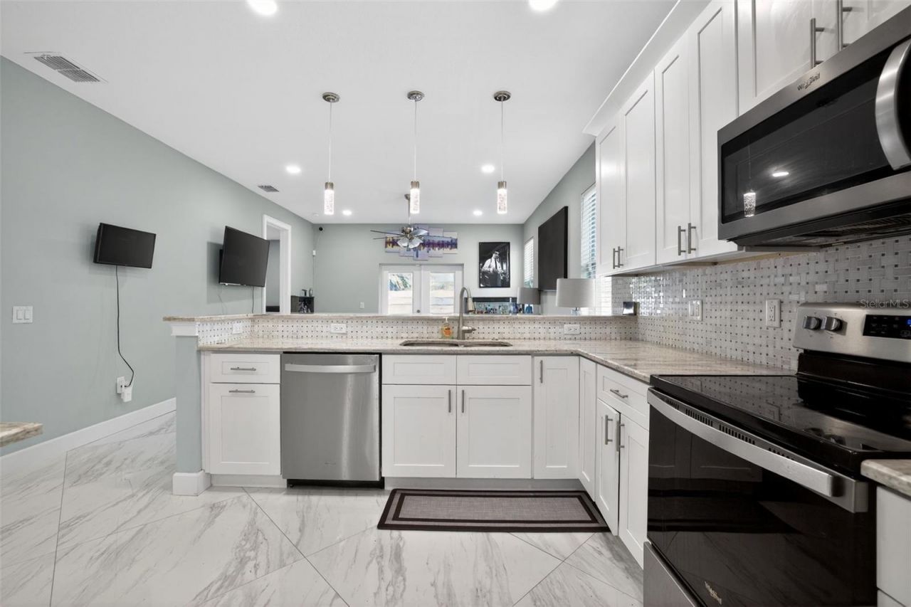 711 28th Avenue S, Saint Petersburg, FL 33705 Photo