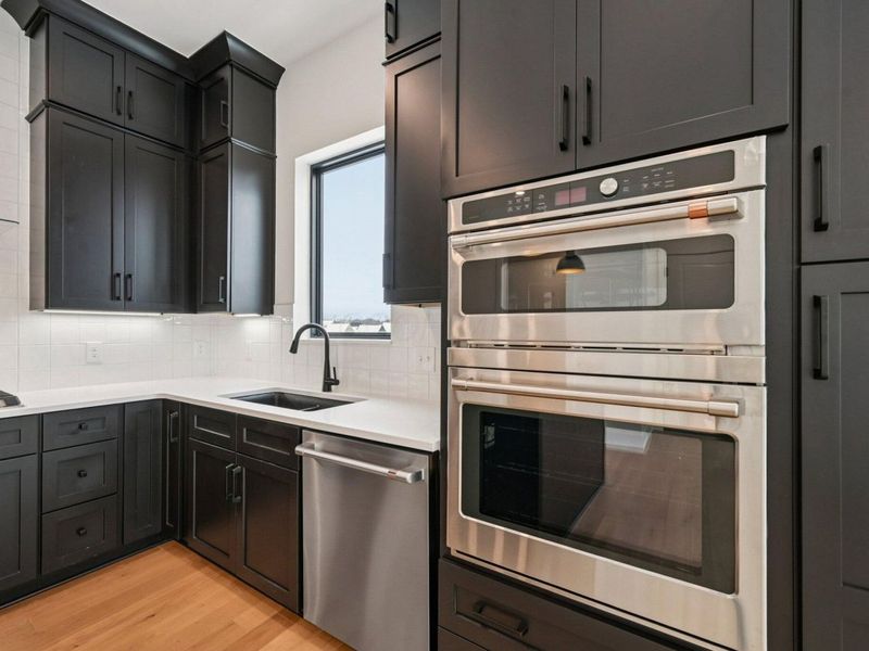 2842 Gunnison Drive , Unit 302, Columbus, OH 43228 Photo 10