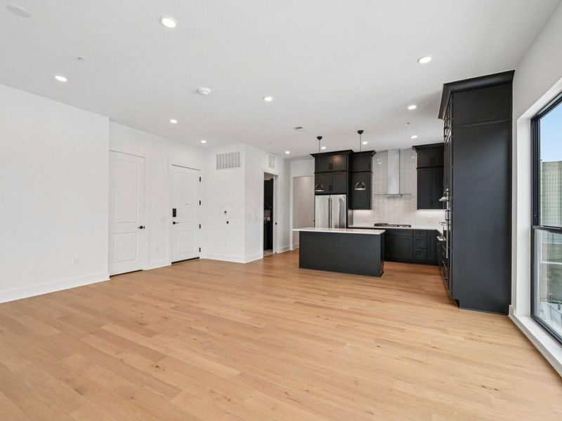 2842 Gunnison Drive , Unit 302, Columbus, OH 43228 Photo 14