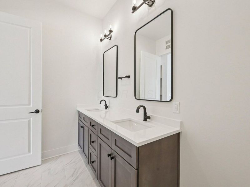 2842 Gunnison Drive , Unit 302, Columbus, OH 43228 Photo 24