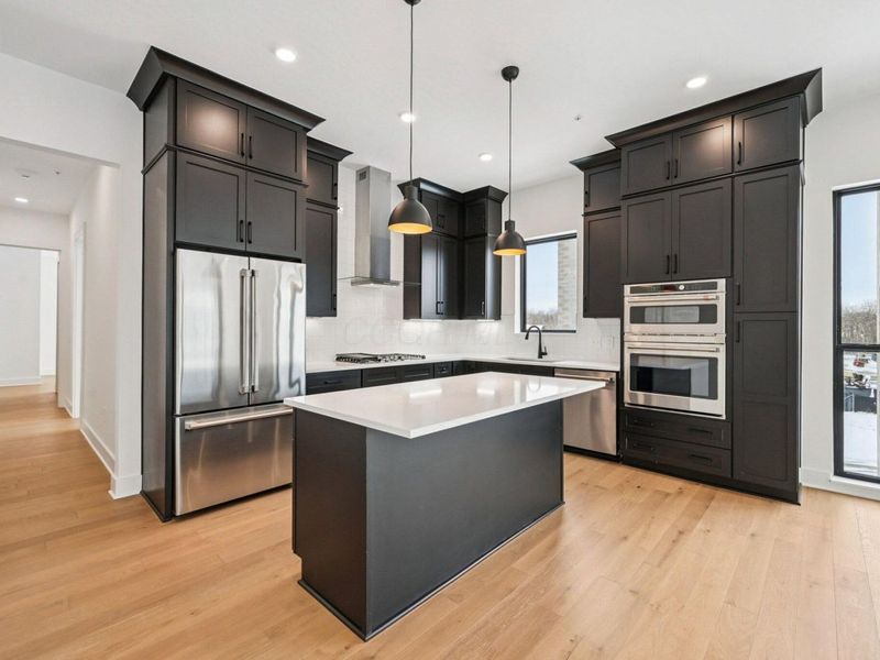 2842 Gunnison Drive , Unit 302, Columbus, OH 43228 Photo 6