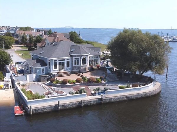 238 W Islip Road , West Islip, NY 11795