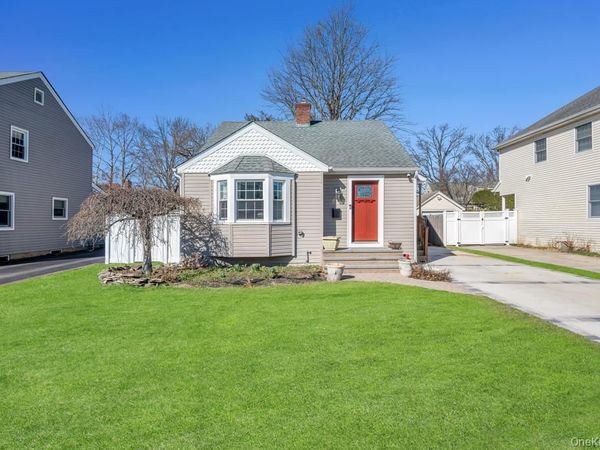 2478 Loft Avenue , Baldwin, NY 11510