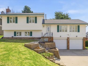 9517 SPRAGUE Street, OMAHA, NE 68134